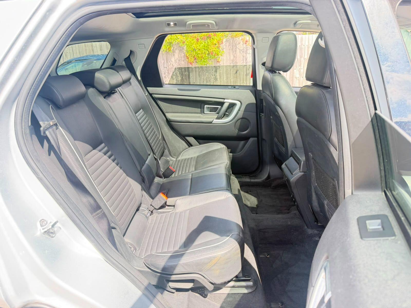 Land Rover Discovery Sport view 15