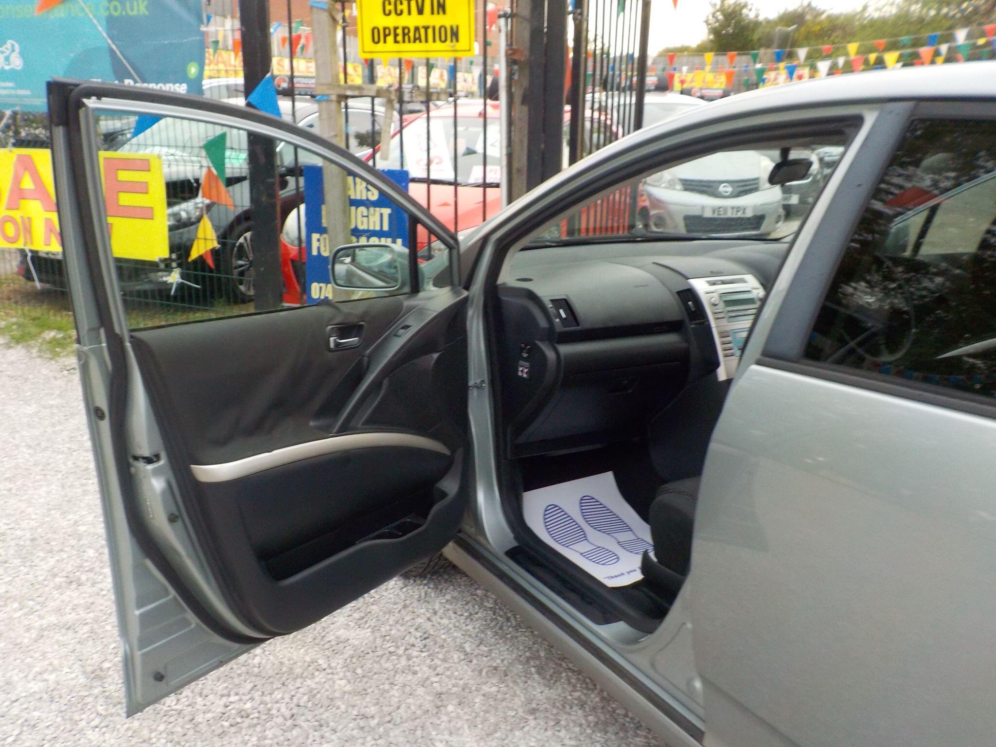 Toyota Corolla Verso 2.2 D-4D SR 5dr