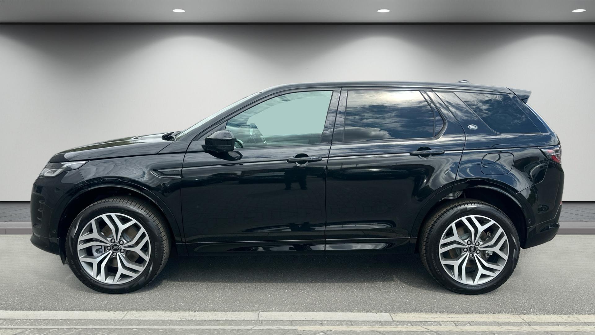 Land Rover Discovery Sport view 6