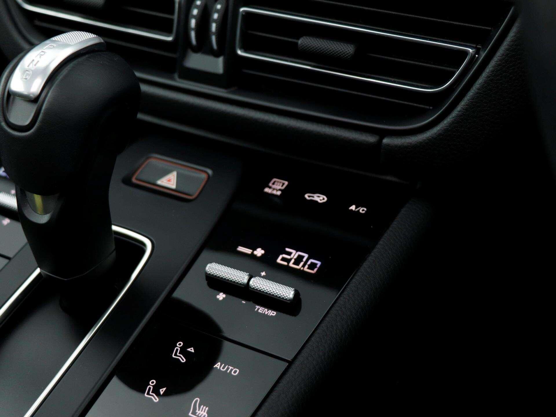 Porsche Macan view 17
