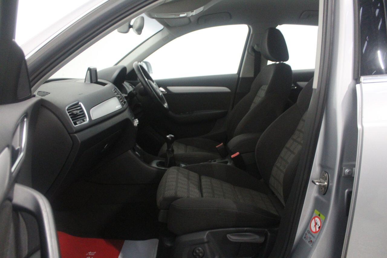 Audi Q3 view 52