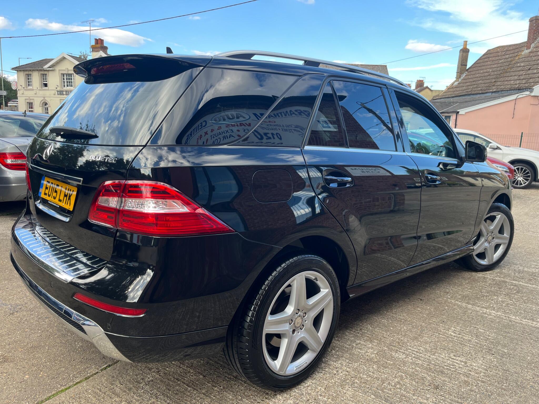 Mercedes-Benz M-Class view 59