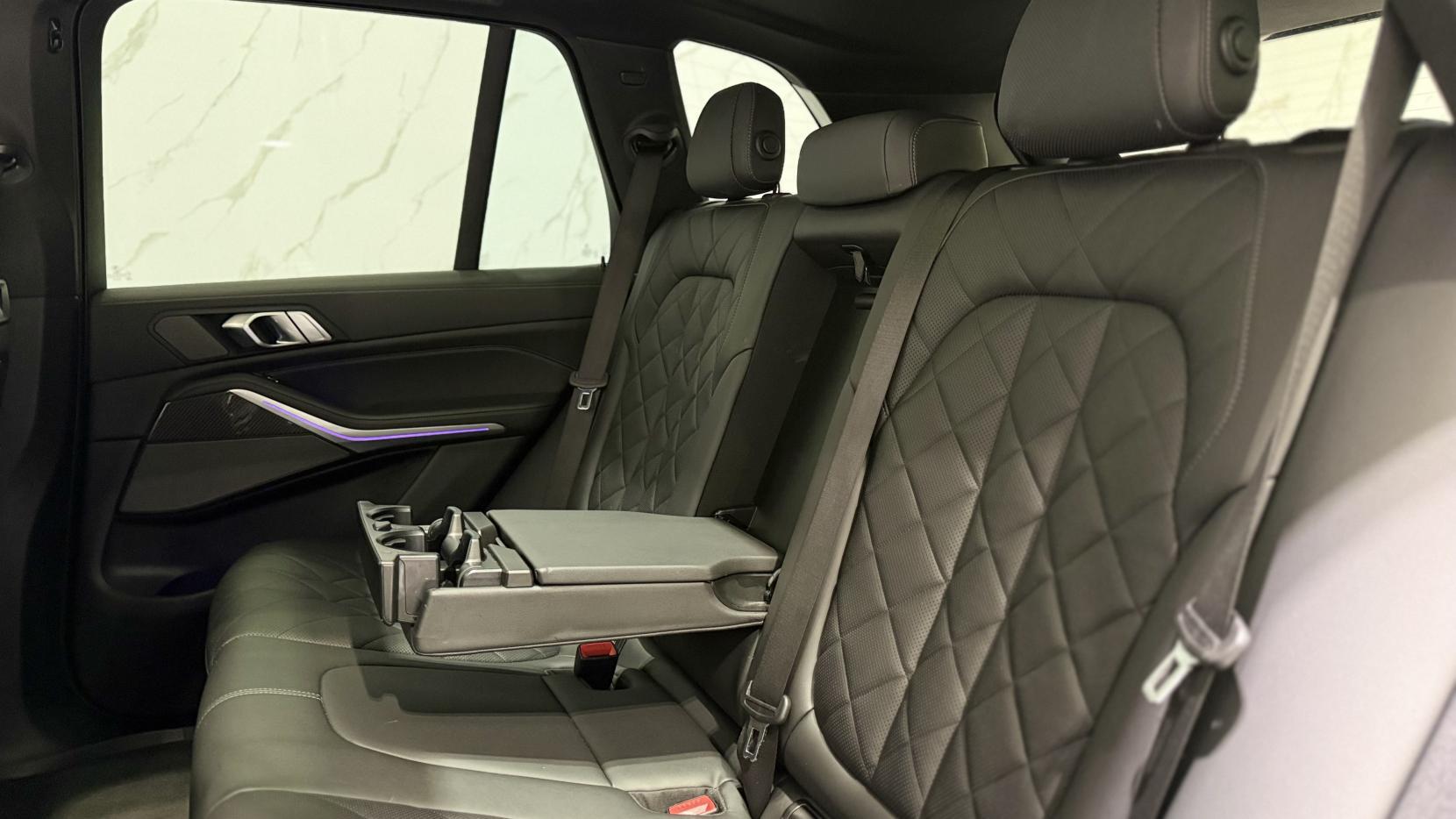 BMW X5 view 10