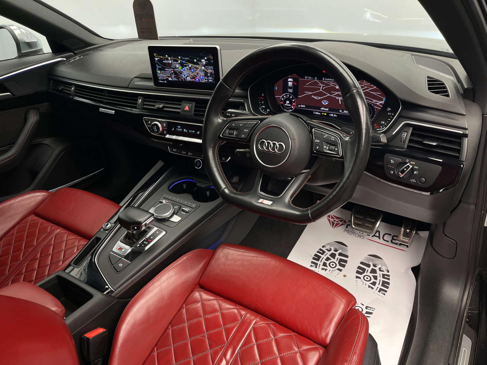 Audi S4 view 13