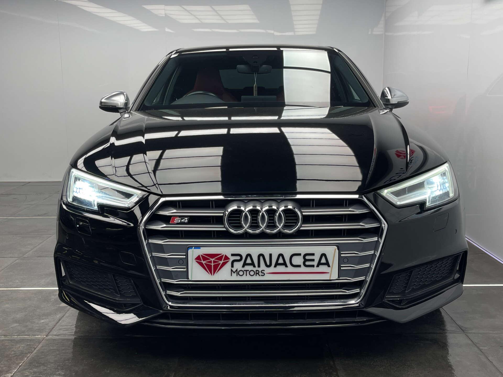 Audi S4 view 7
