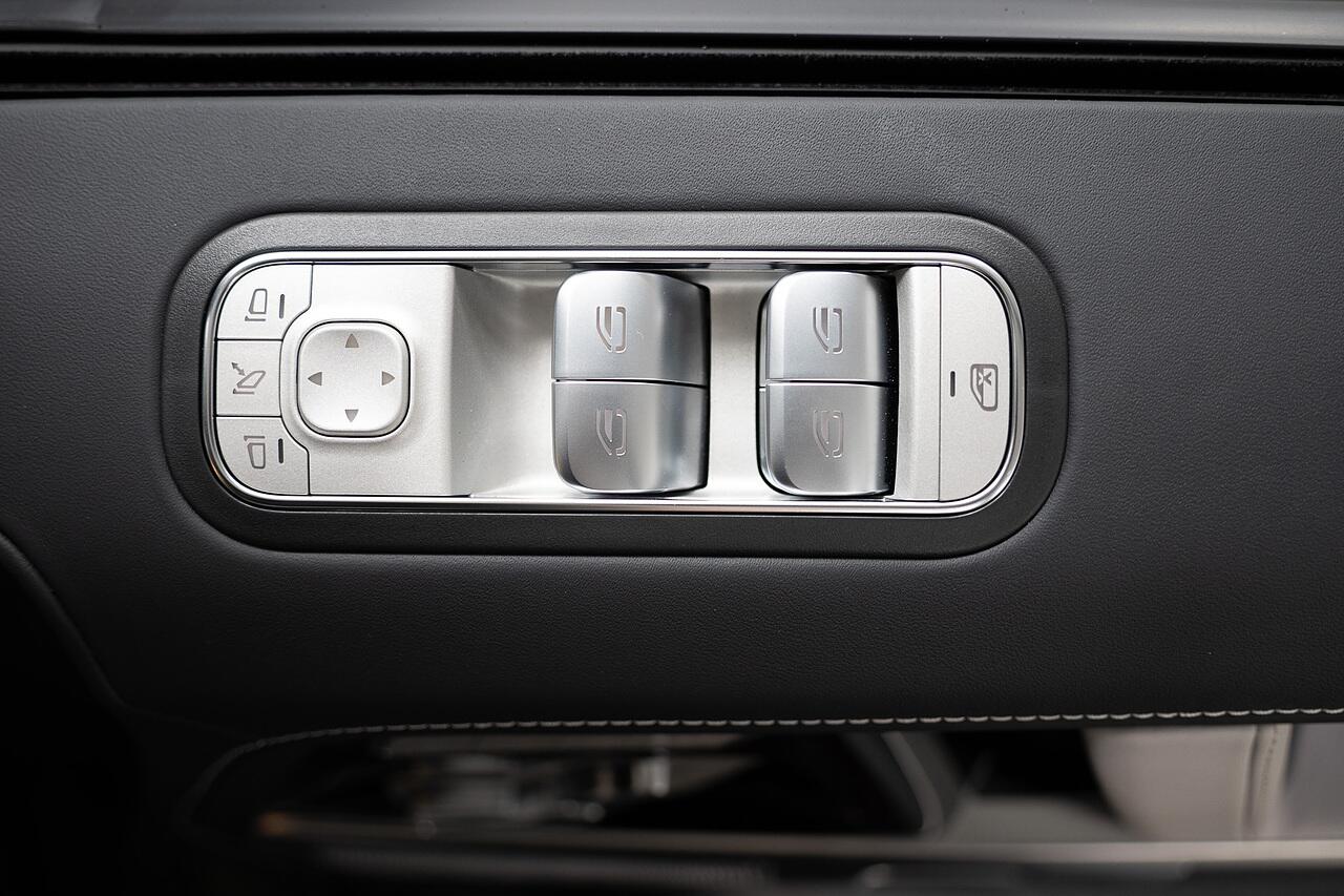 Mercedes-Benz G-Class view 31