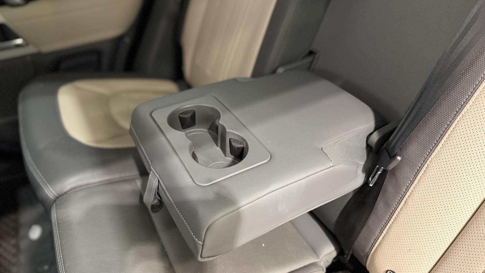 Land Rover Defender view 12