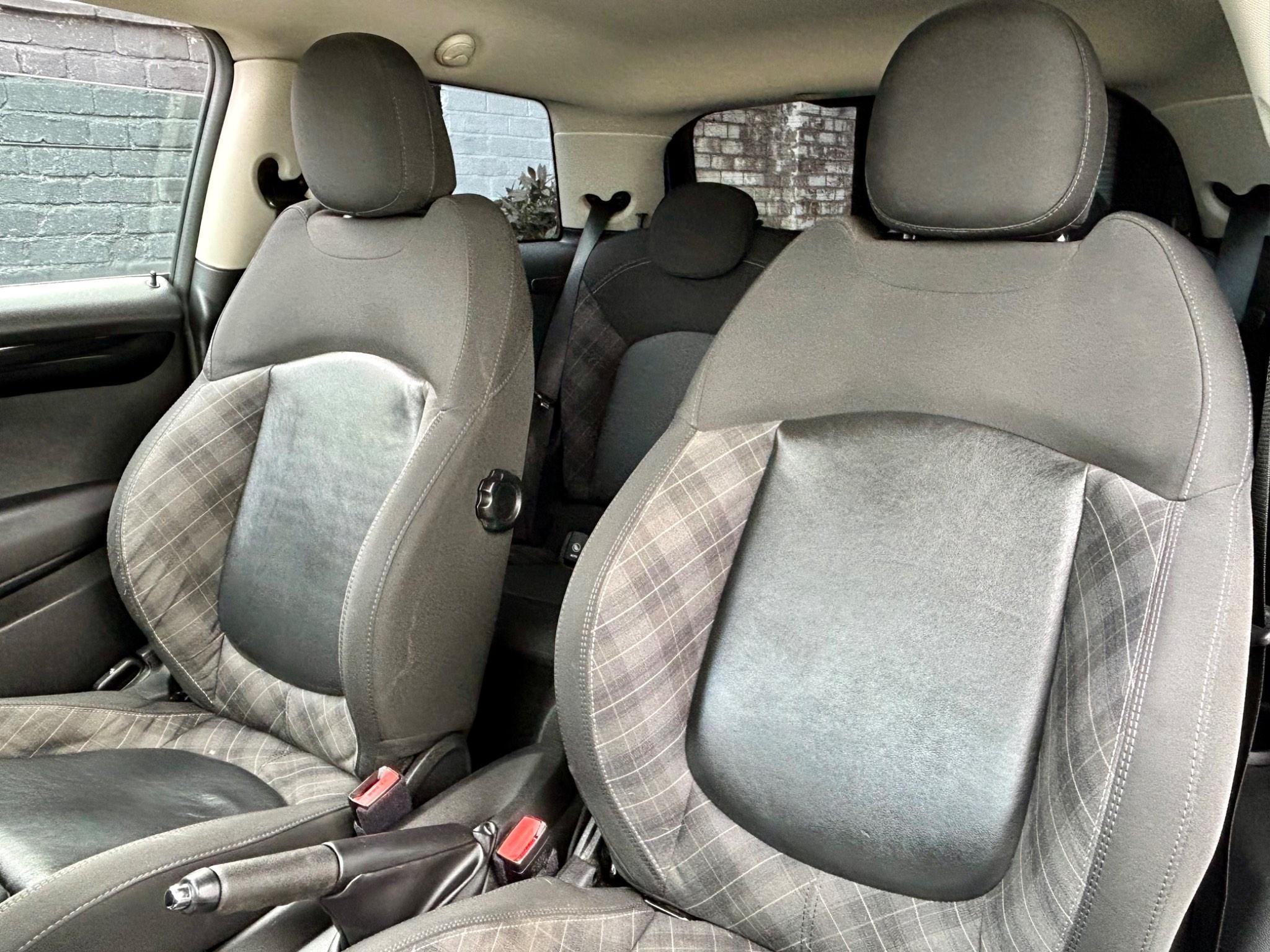 MINI Hatch view 25