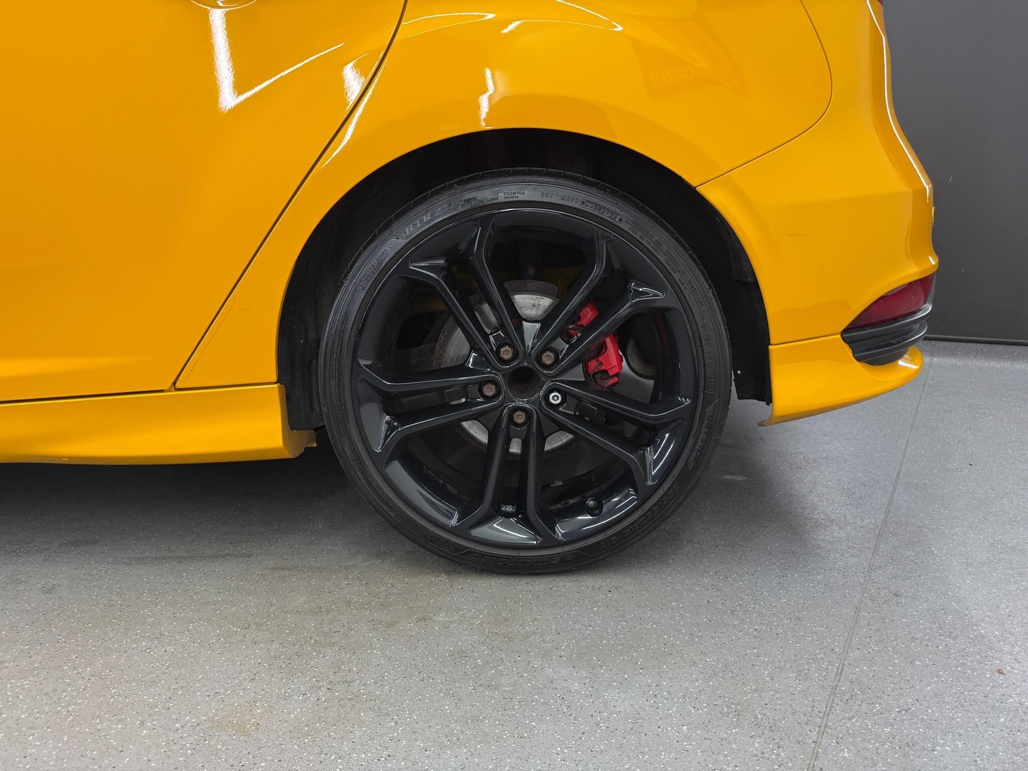 Ford Focus view 18