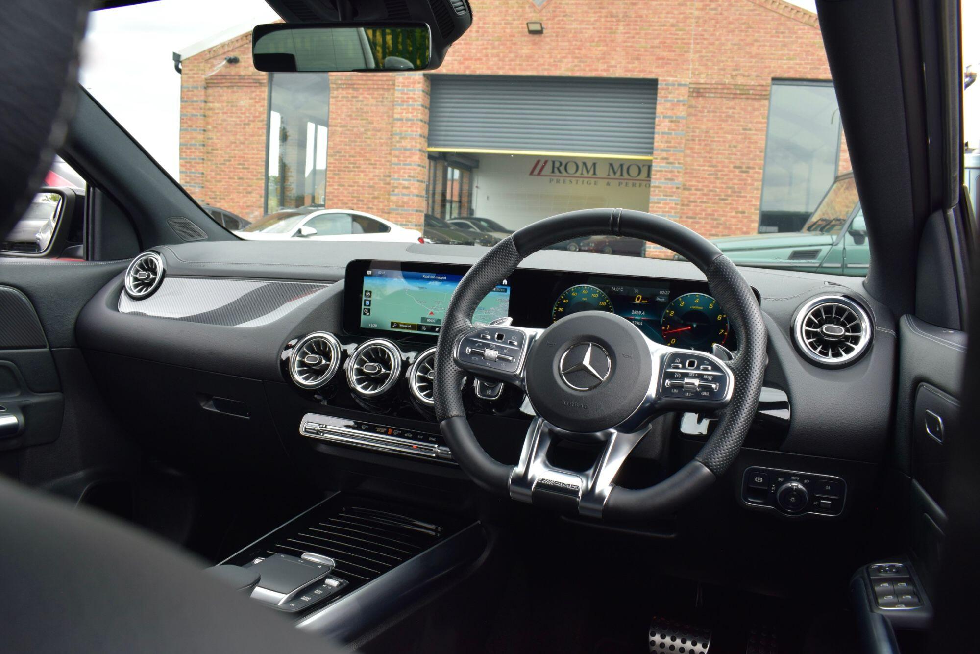 Mercedes-Benz GLA view 15