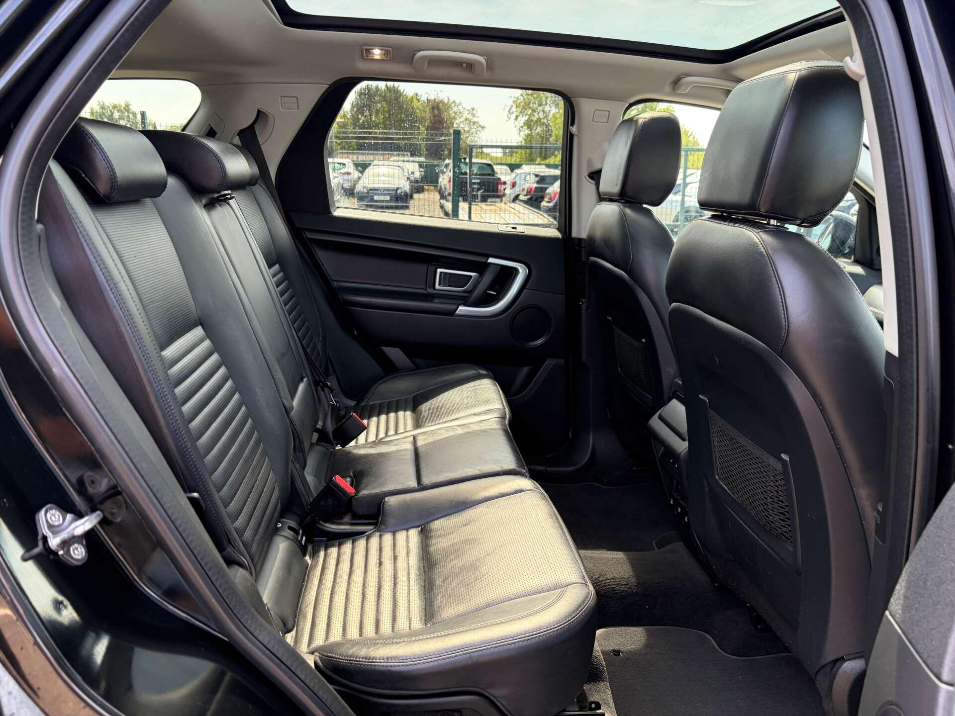 Land Rover Discovery Sport view 29