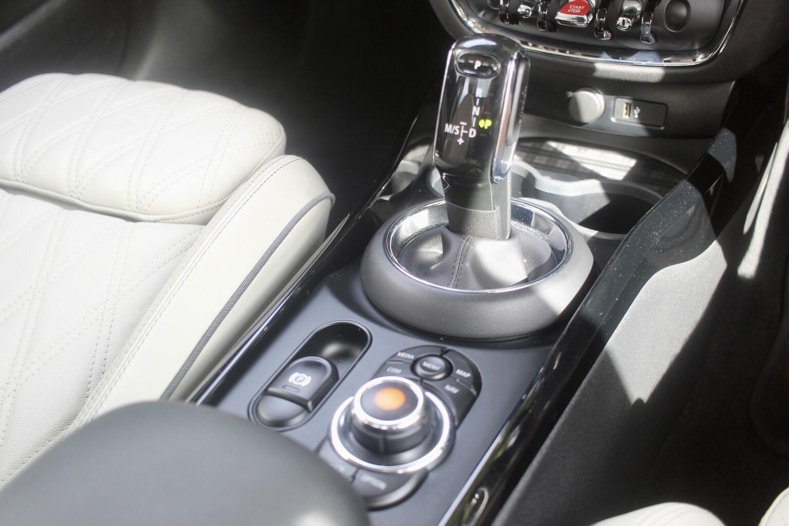 Mini Clubman view 16