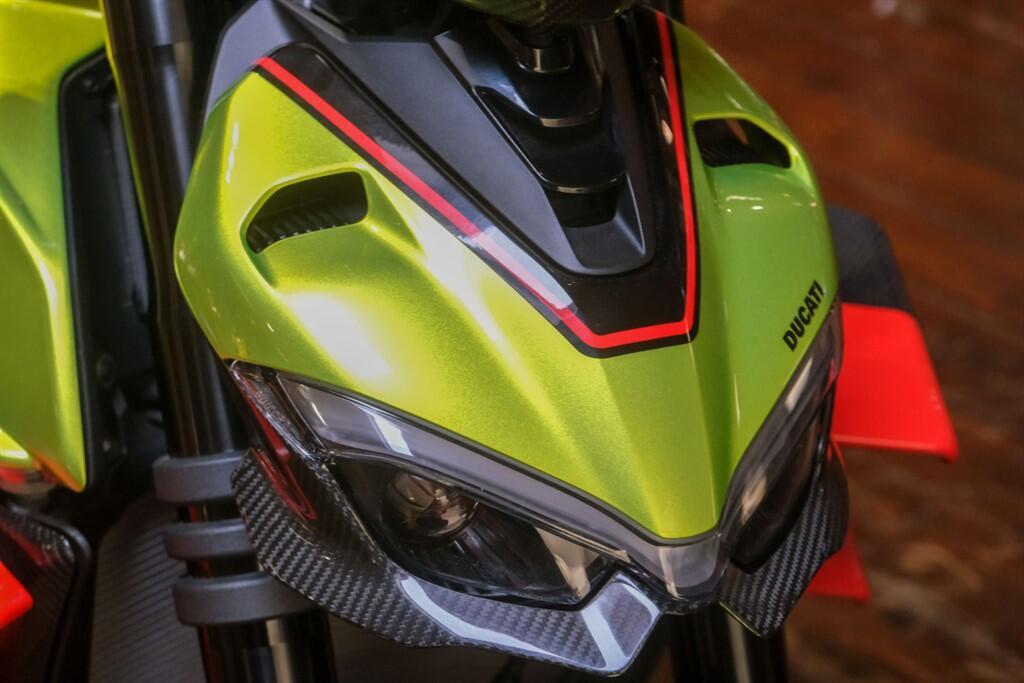 Ducati Streetfighter V4 view 15