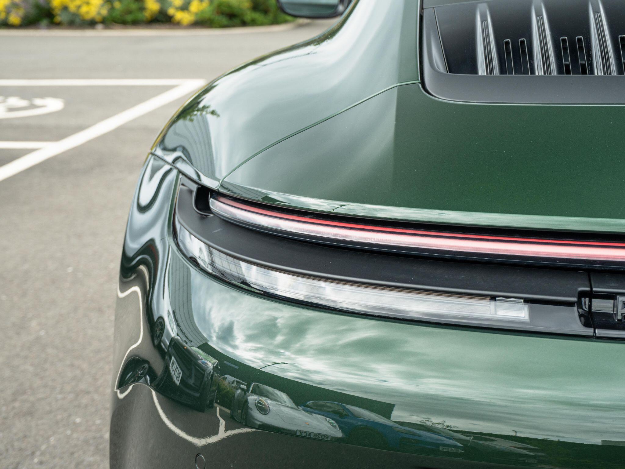 Porsche 911 view 18