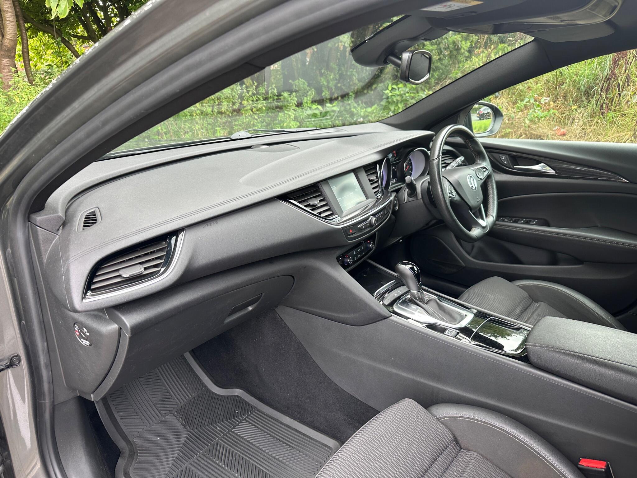 Vauxhall Insignia view 16