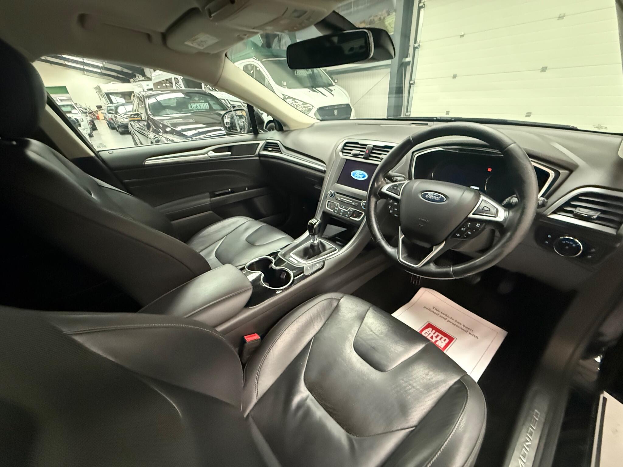 Ford Mondeo view 18