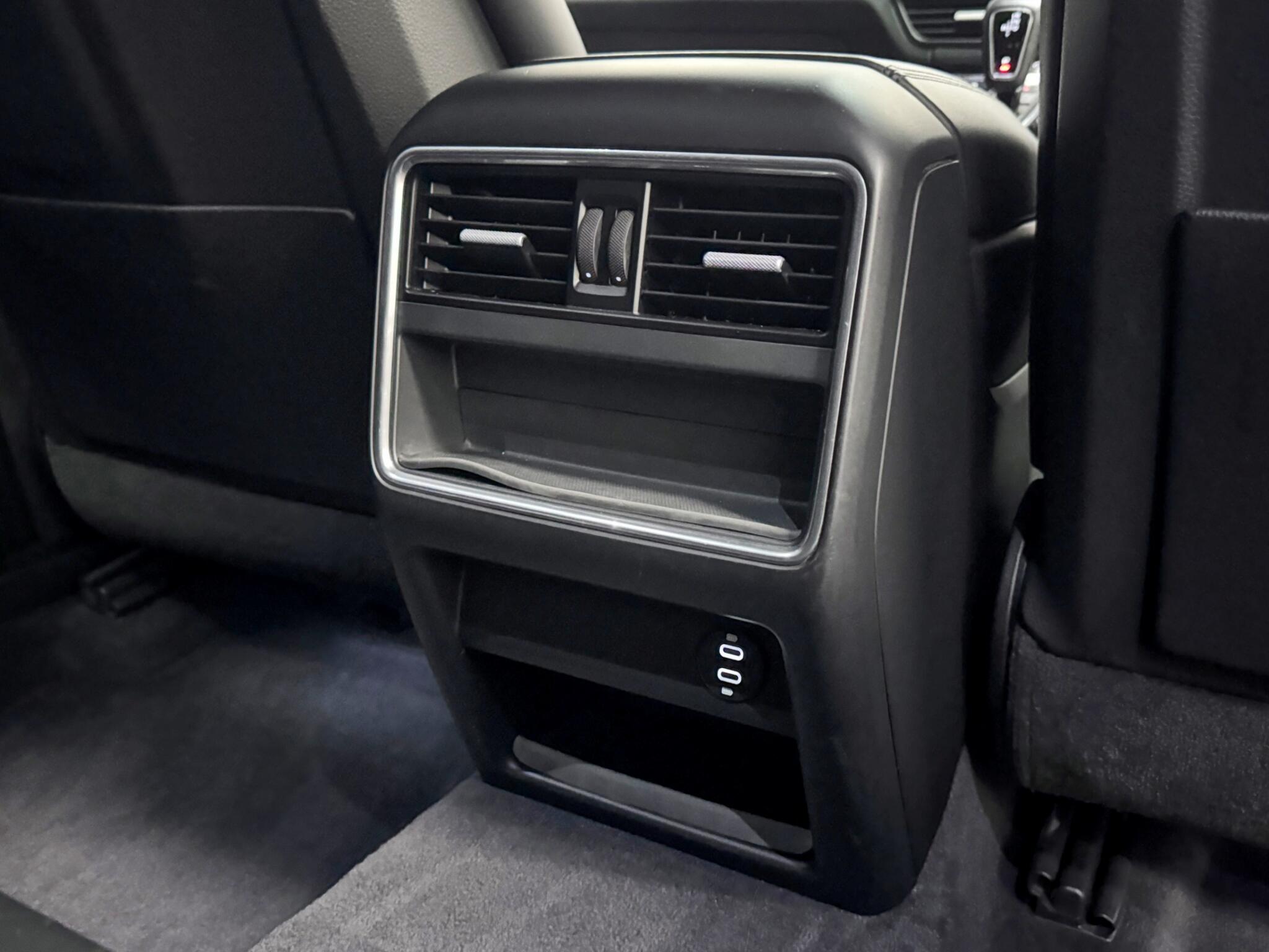 Porsche Cayenne view 21