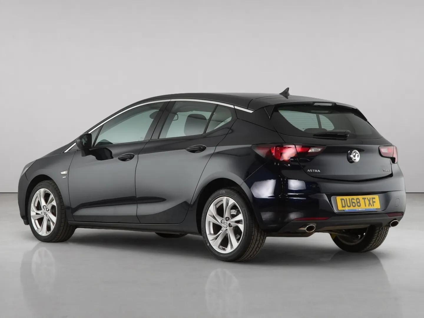 Vauxhall Astra view 9