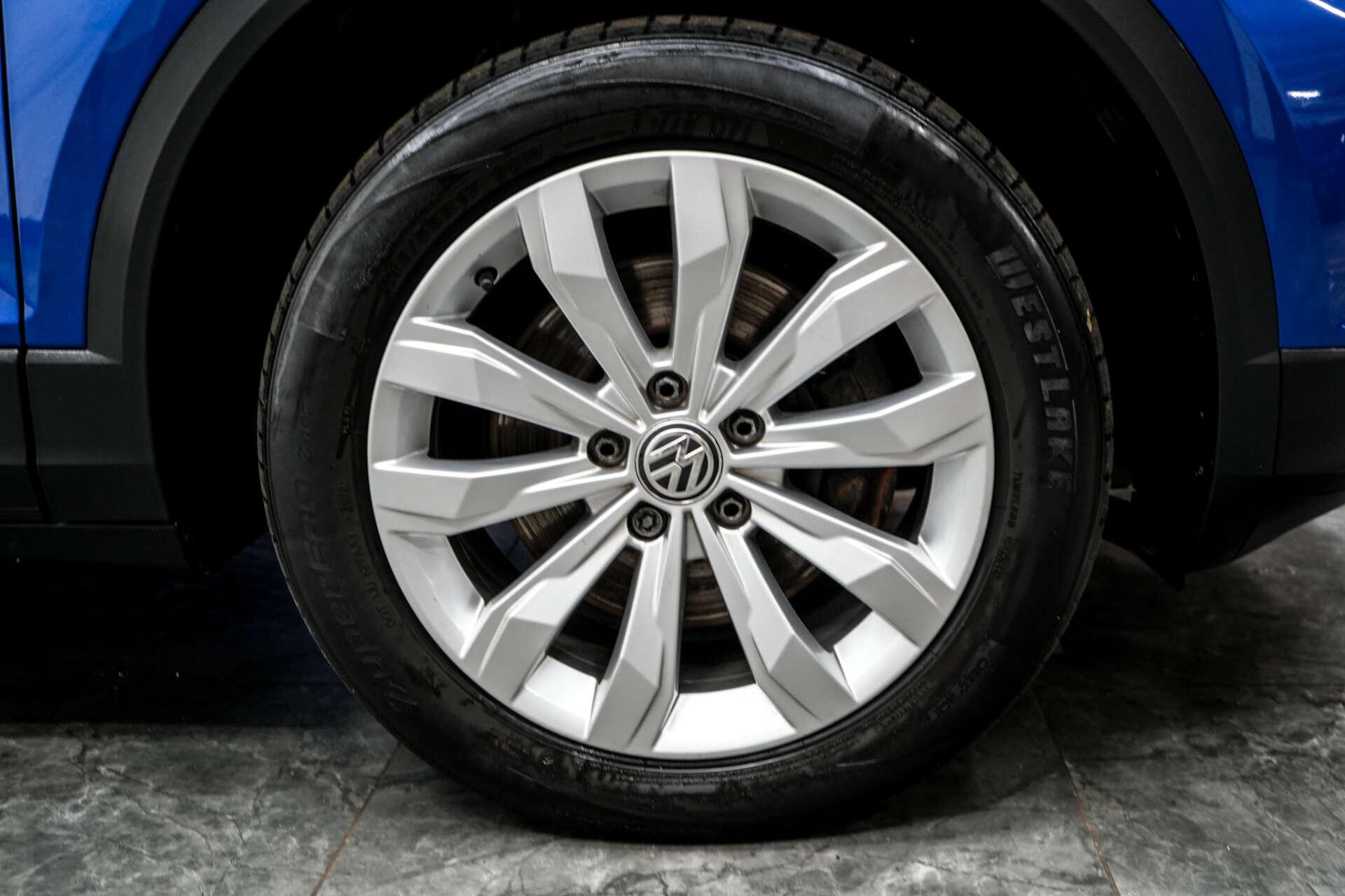 Volkswagen T-Roc view 7