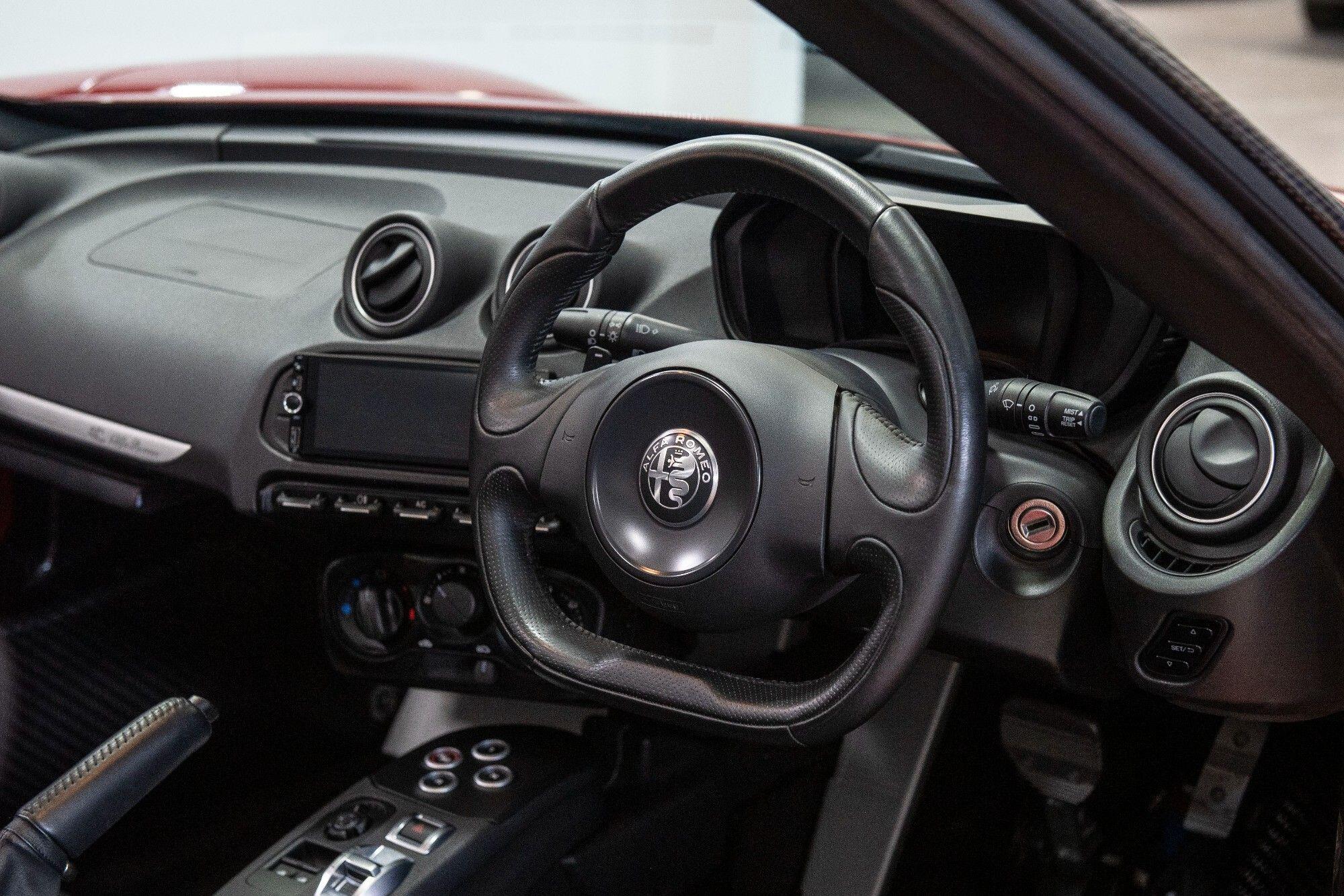 Alfa Romeo 4C view 13