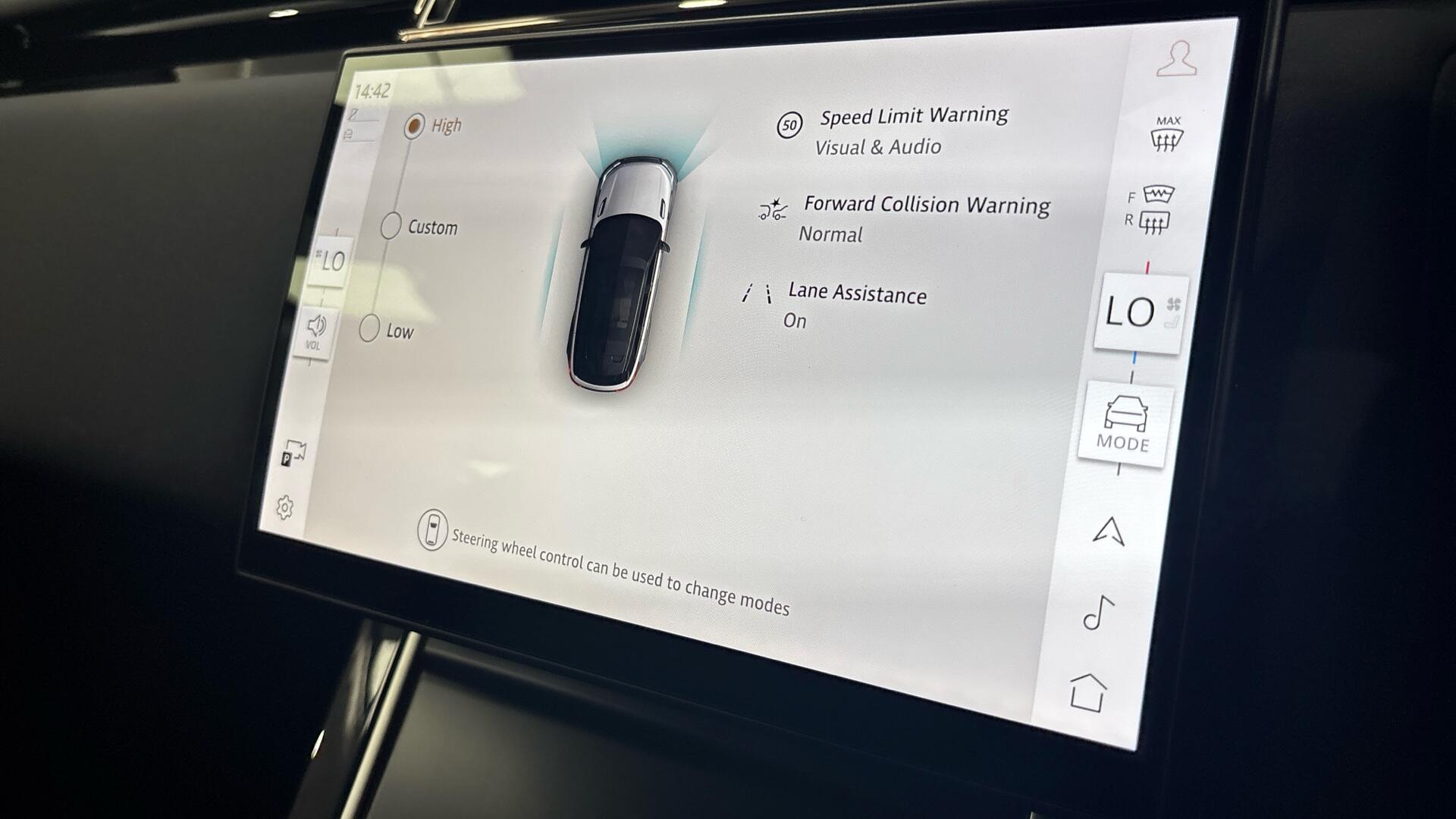 Land Rover Range Rover Velar view 49