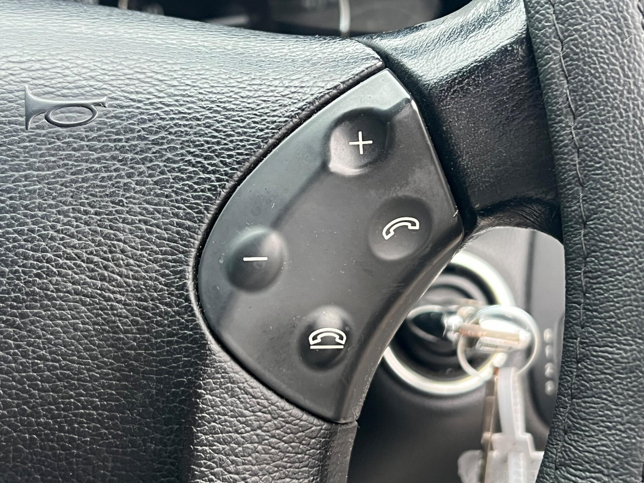 Mercedes-Benz C-Class view 44