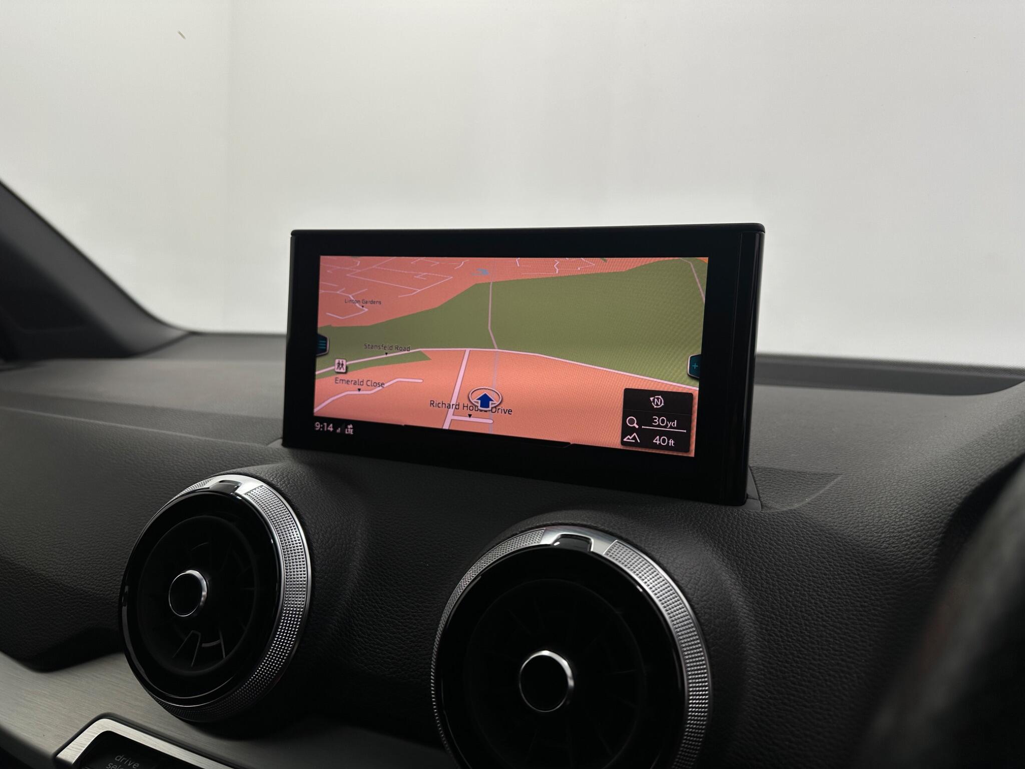 Audi Q2 view 23