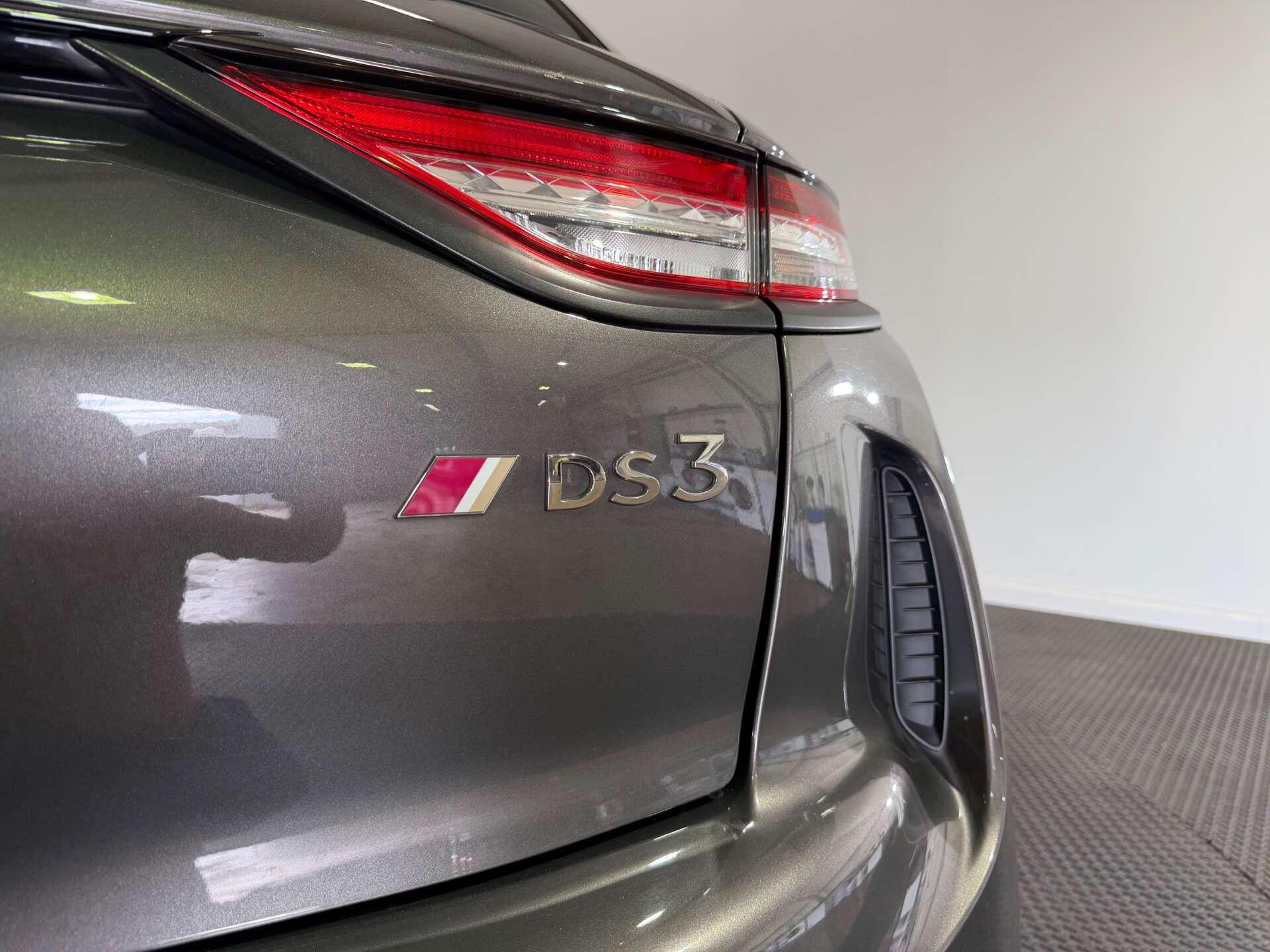 DS Automobiles DS 3 Crossback view 9