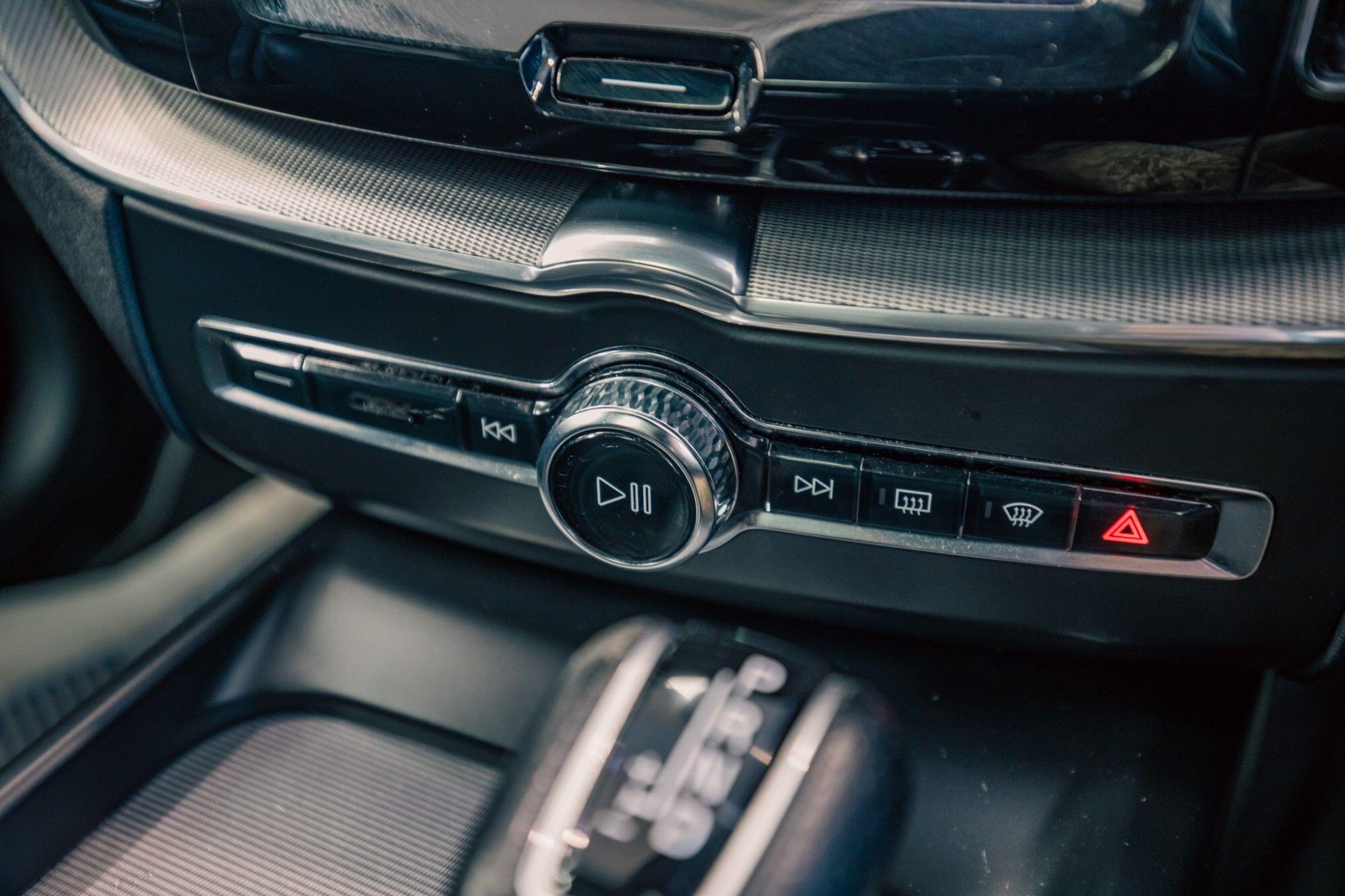 Volvo XC60 view 16