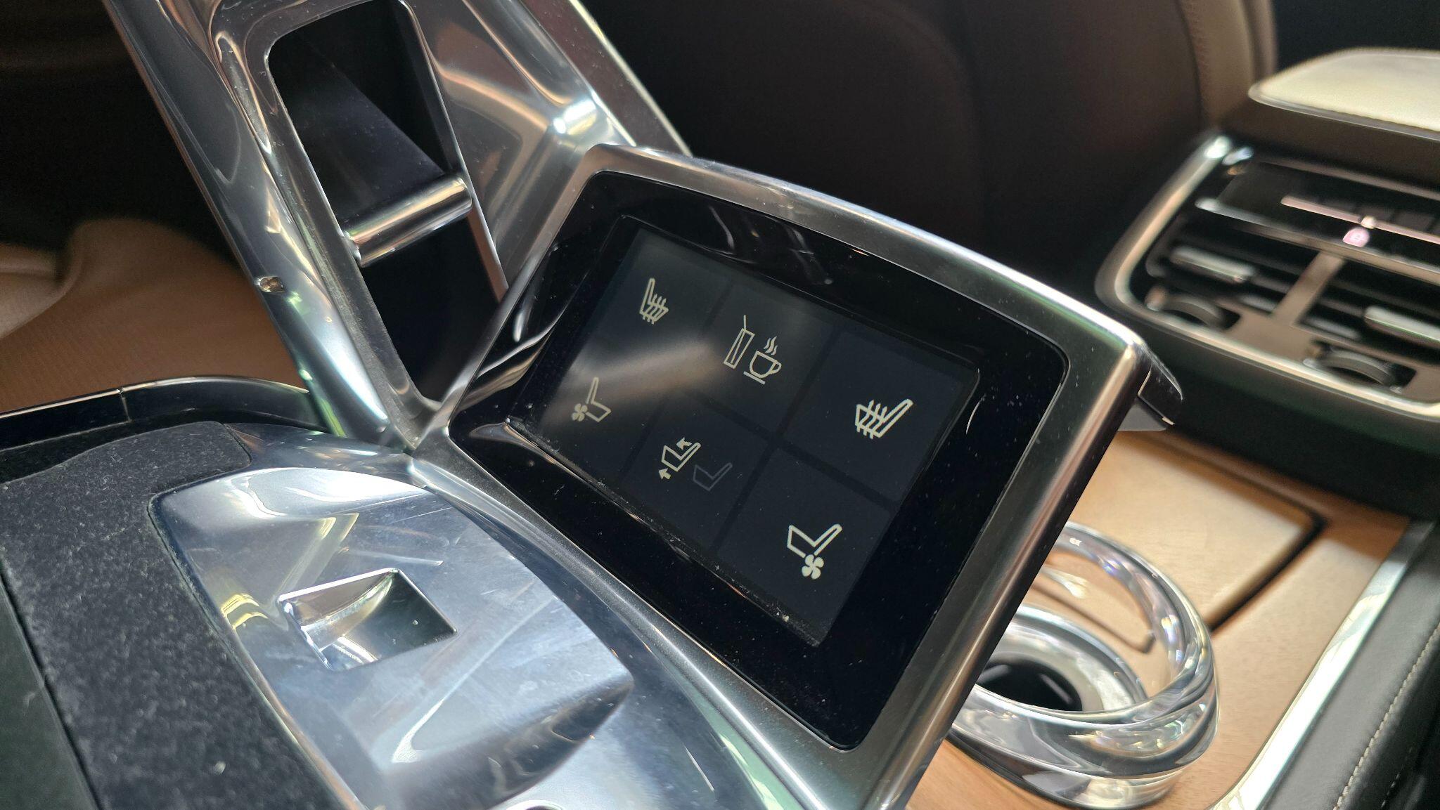 Volvo XC90 view 28