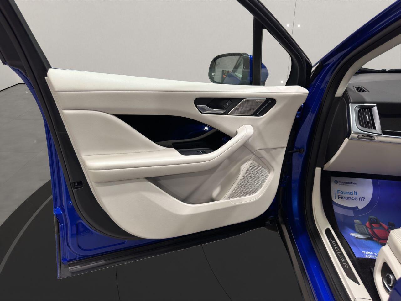 Jaguar I-Pace view 30