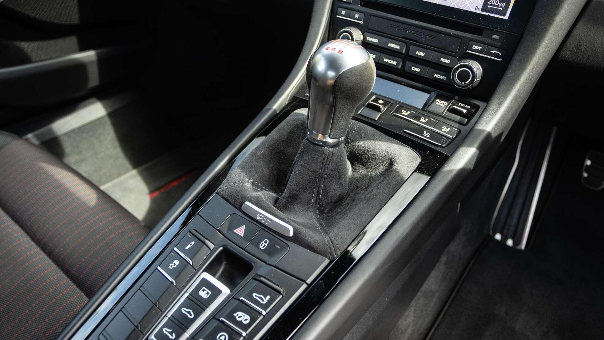 Porsche 911 view 21