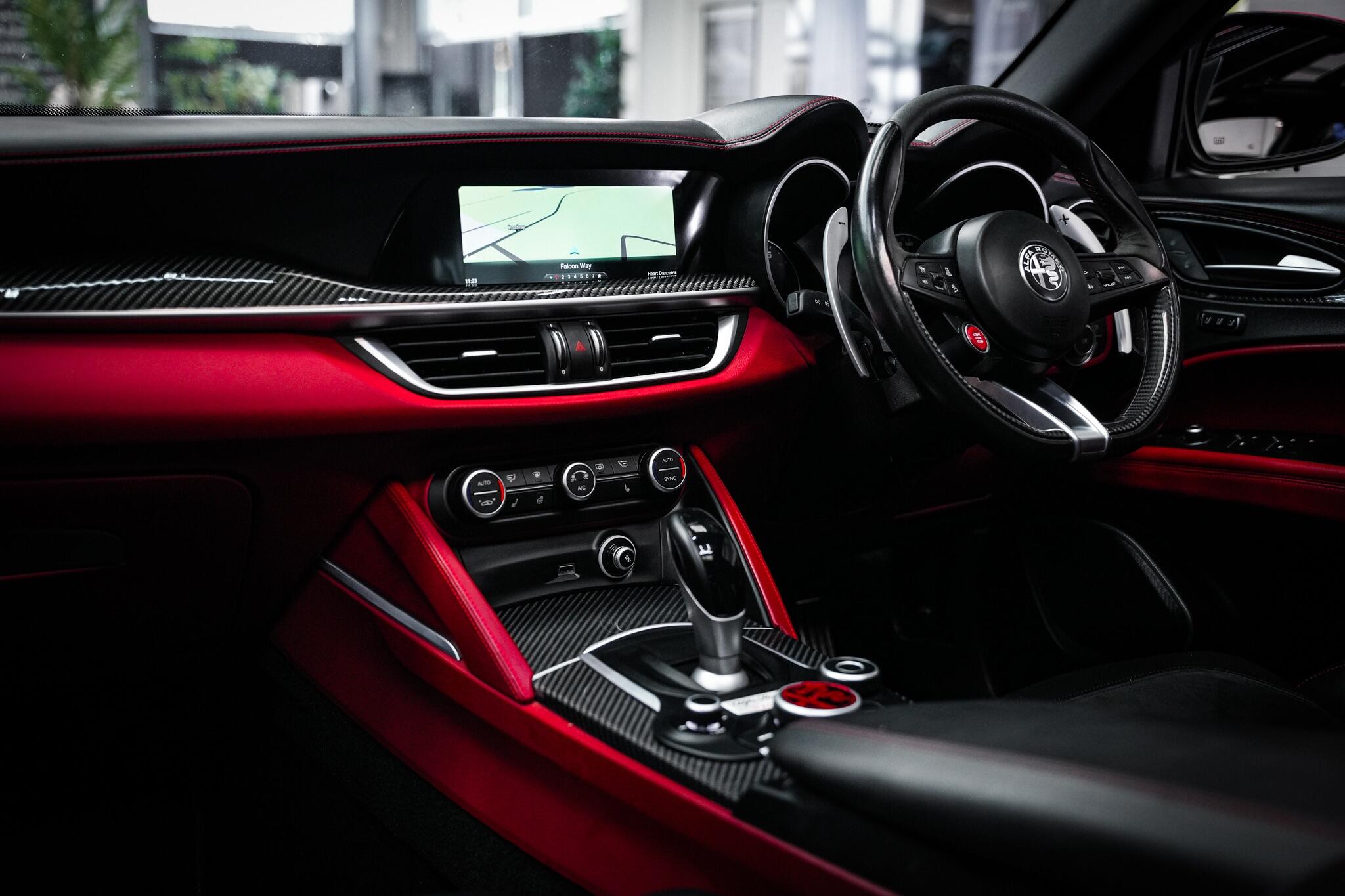 Alfa Romeo Stelvio view 23