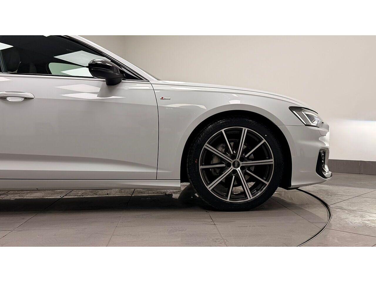 Audi A6 view 12