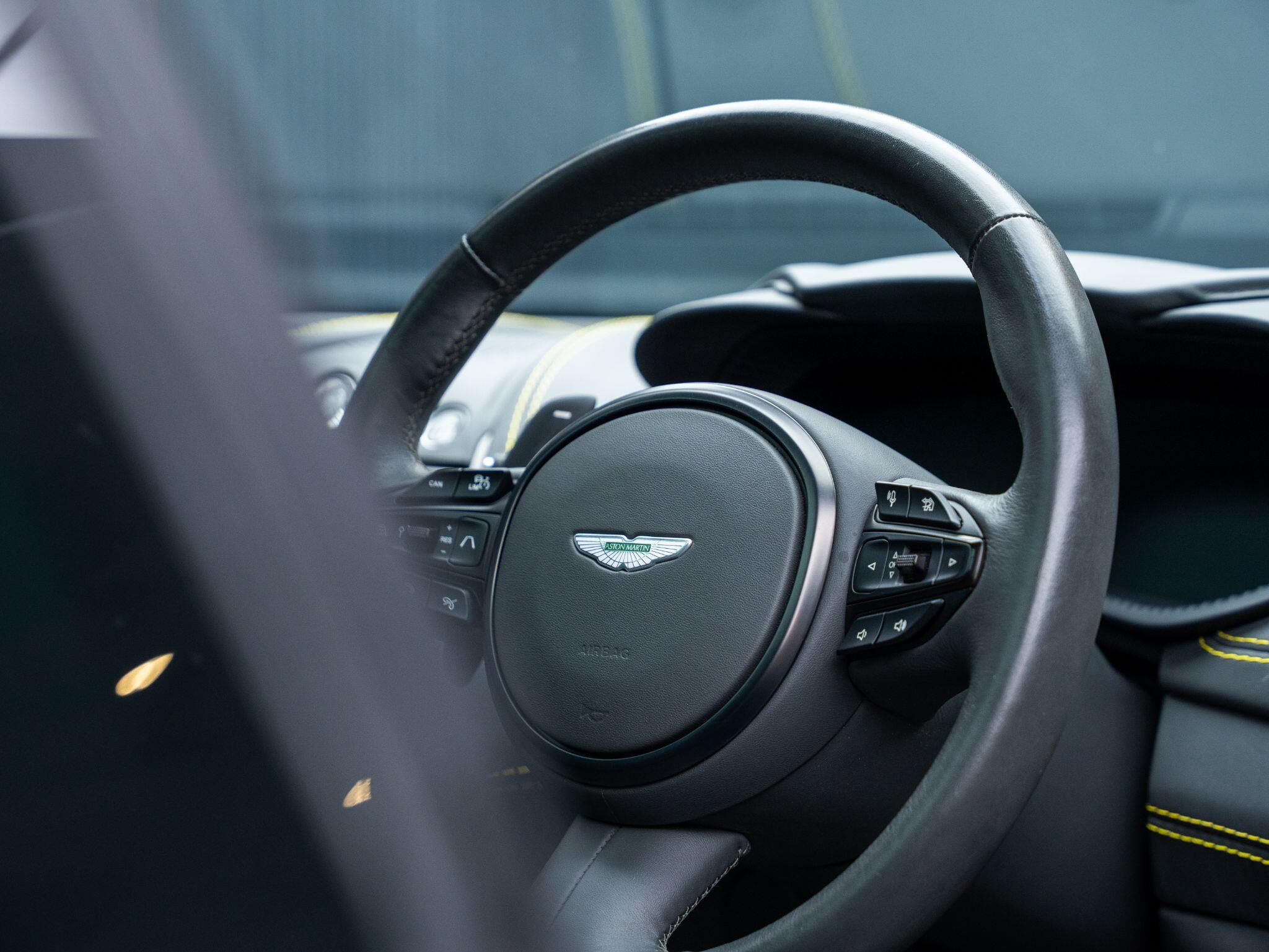Aston Martin DBX view 37