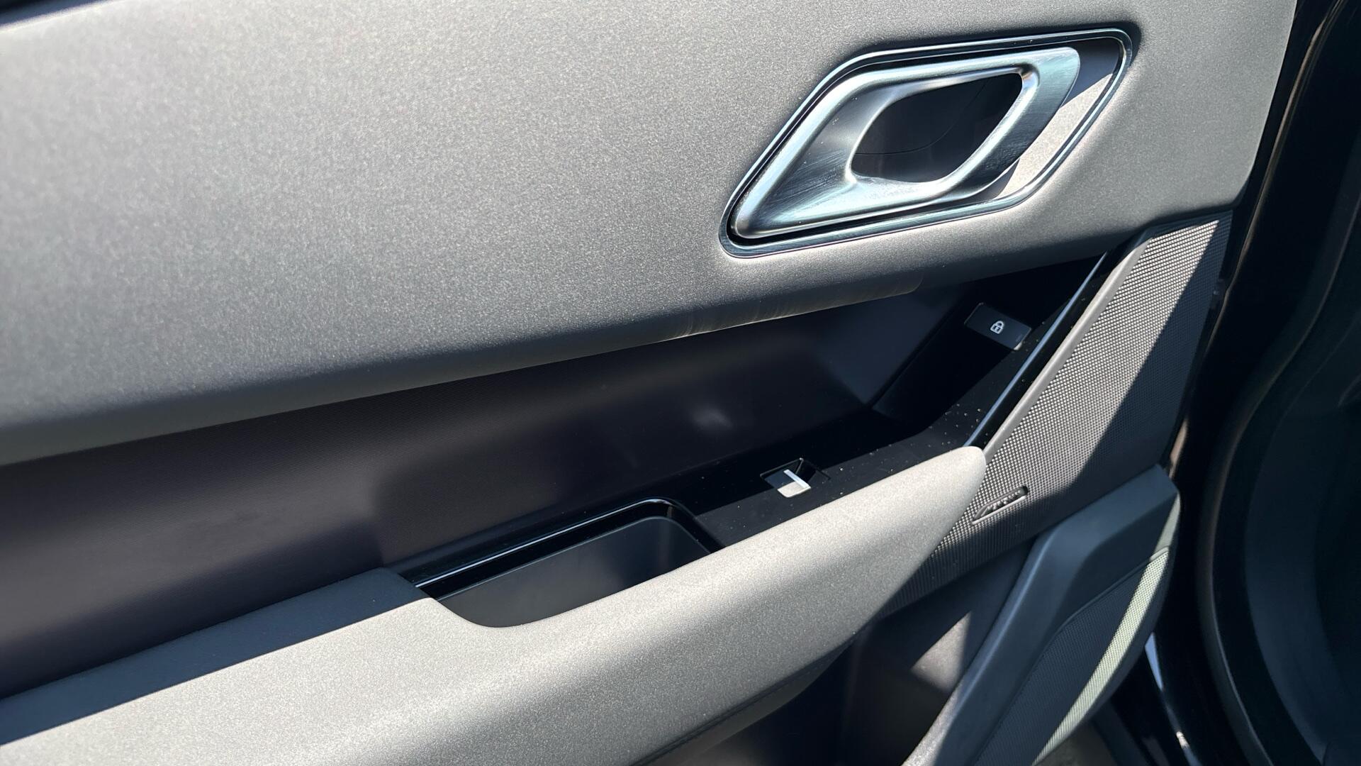 Land Rover Range Rover Velar view 42