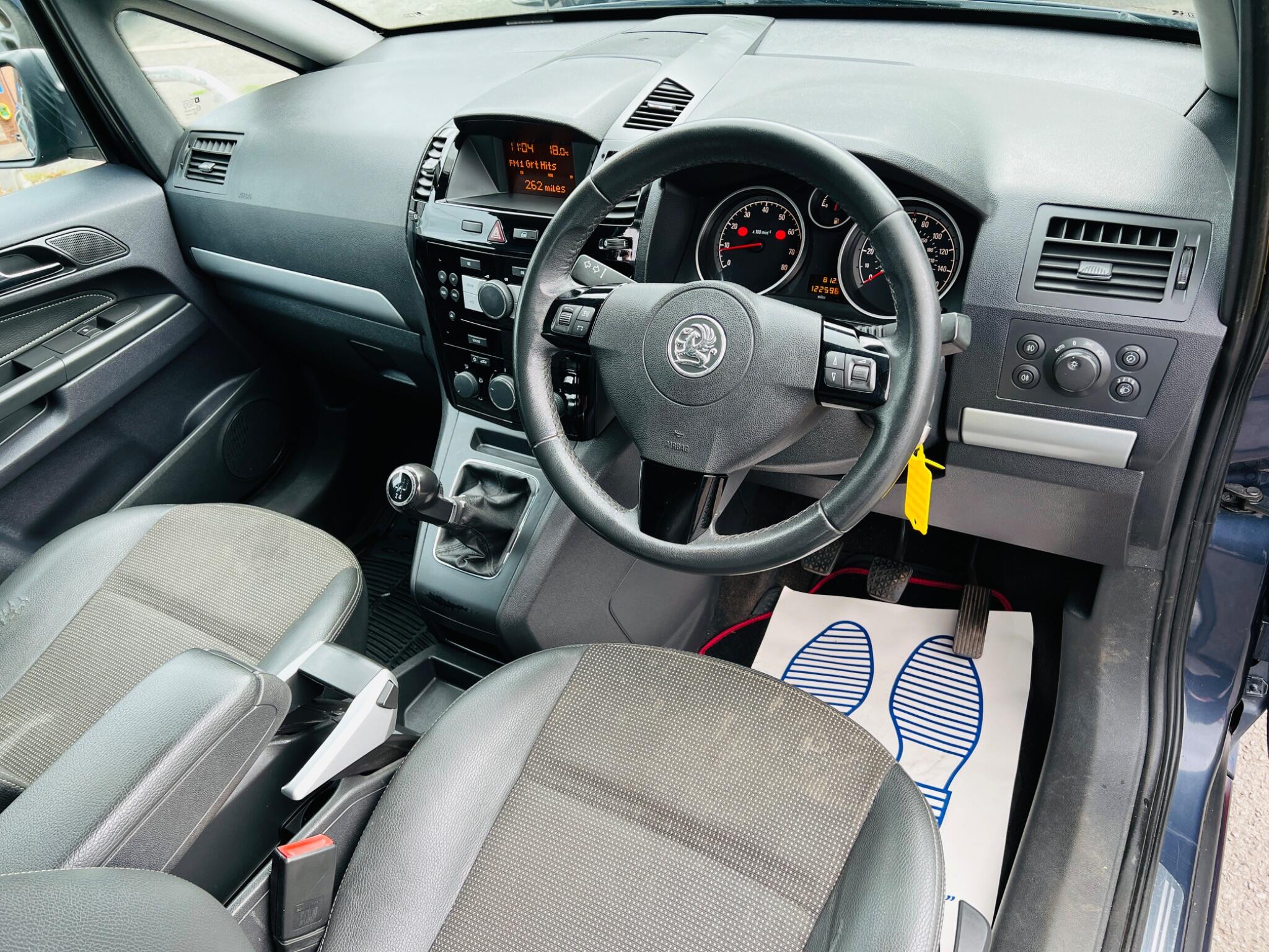 2010 Vauxhall Zafira image 19