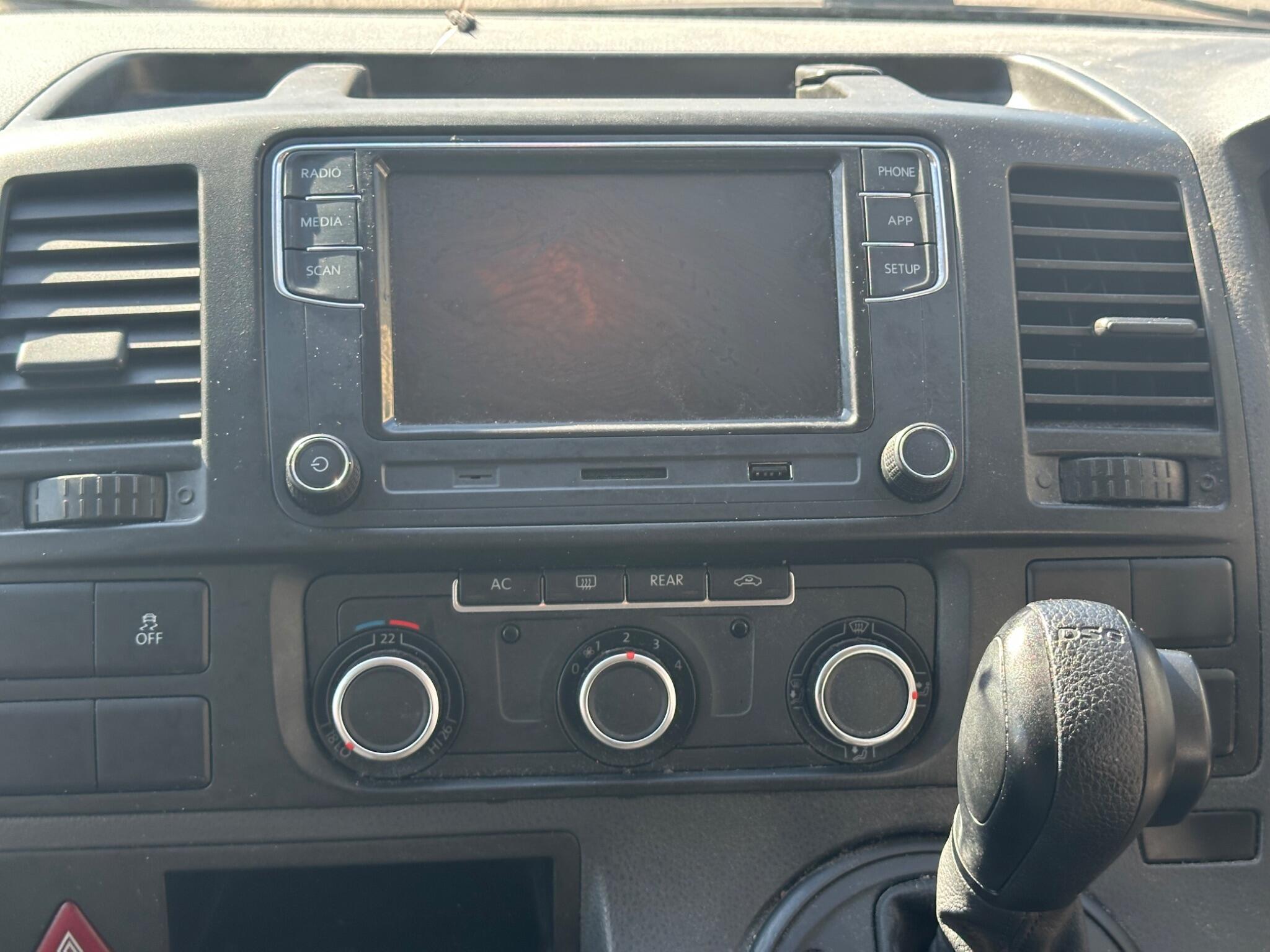 Volkswagen Transporter view 31