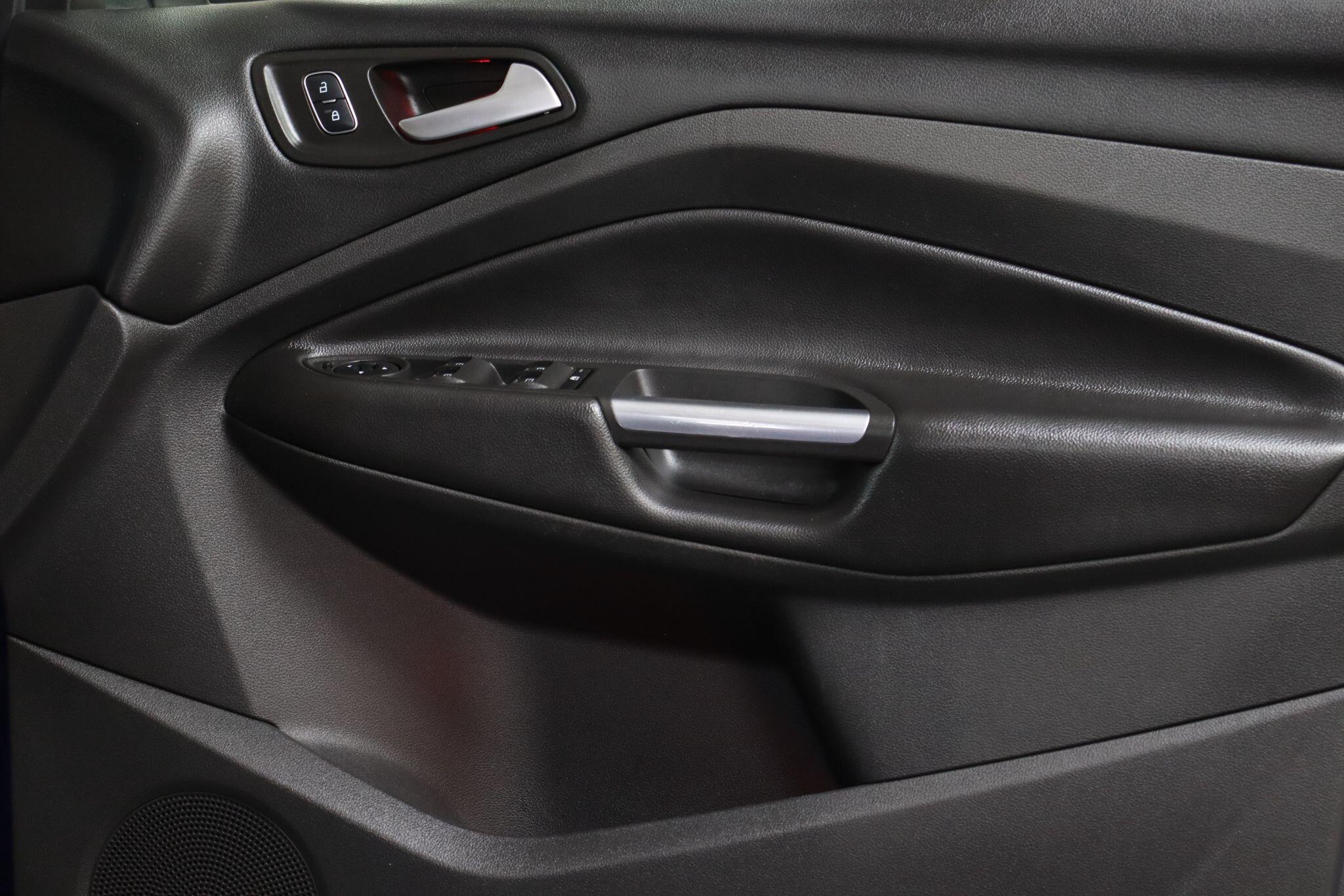 Ford Kuga view 36