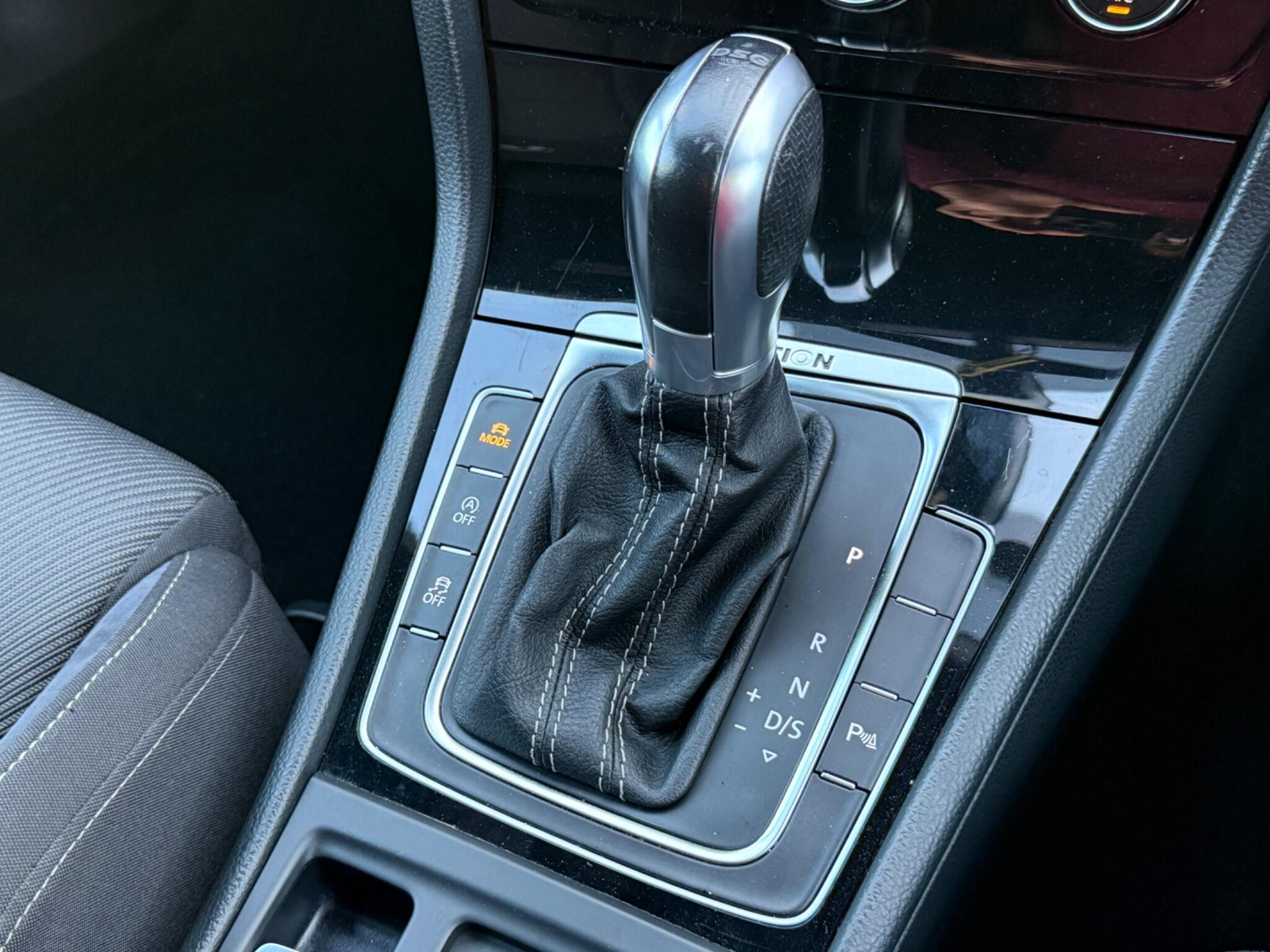 Volkswagen Golf - Image 52