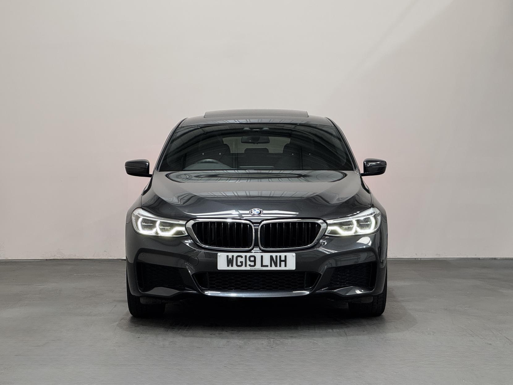 BMW 6 Series view 5