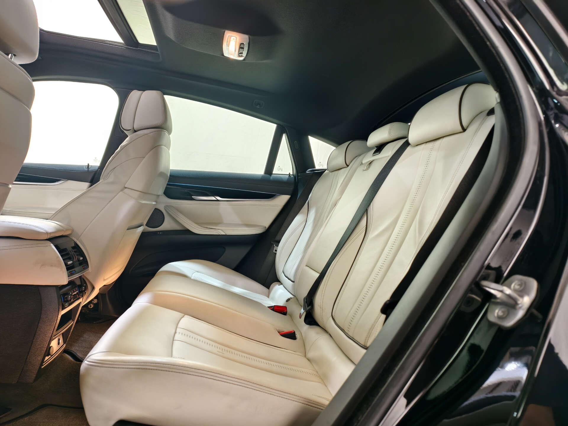 BMW X6 view 20