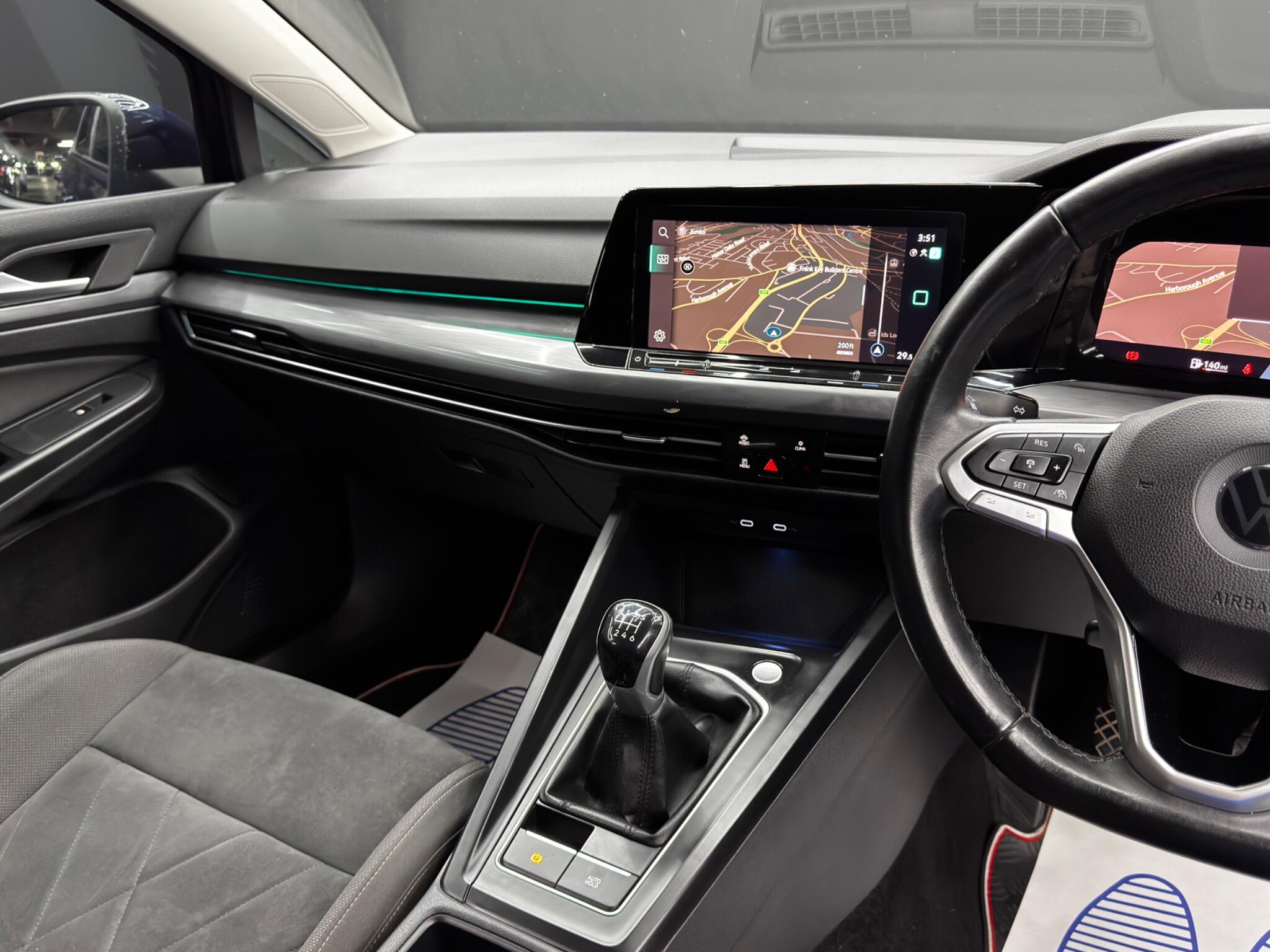 Volkswagen Golf view 24
