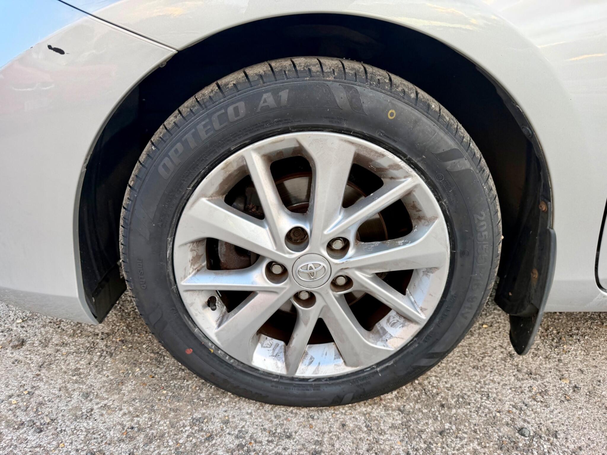 Toyota Auris view 43