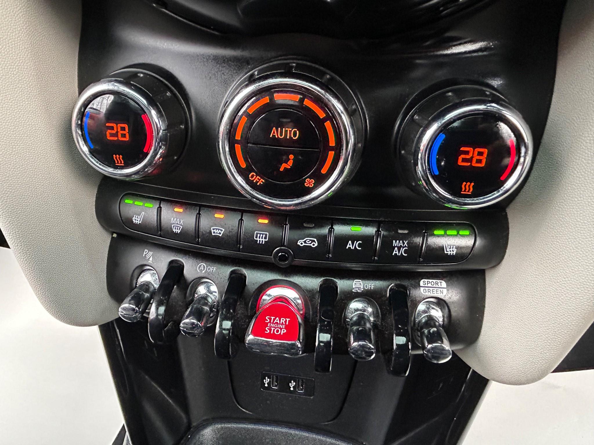 Mini Hatch view 11