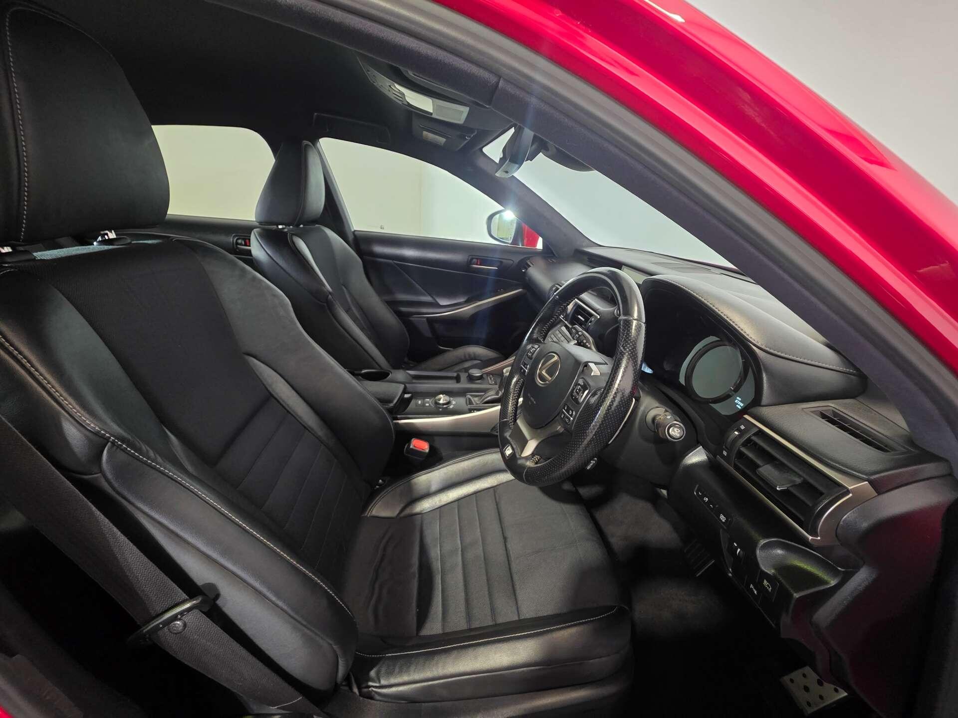 Lexus Is view 11
