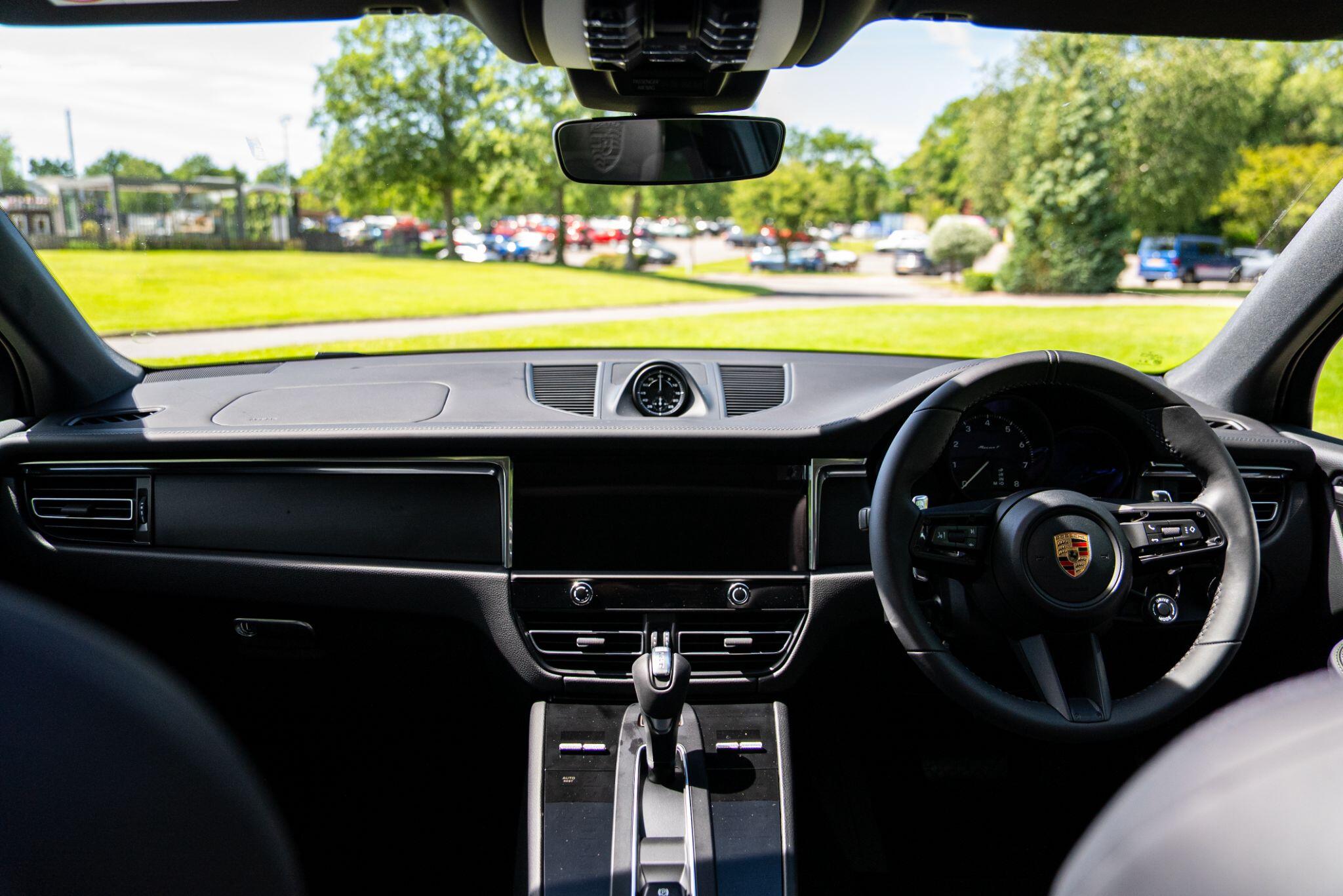 Porsche Macan view 66
