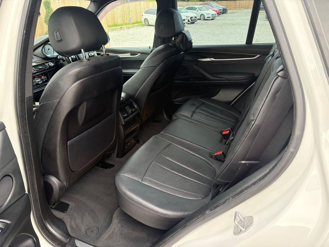 BMW X5 view 21
