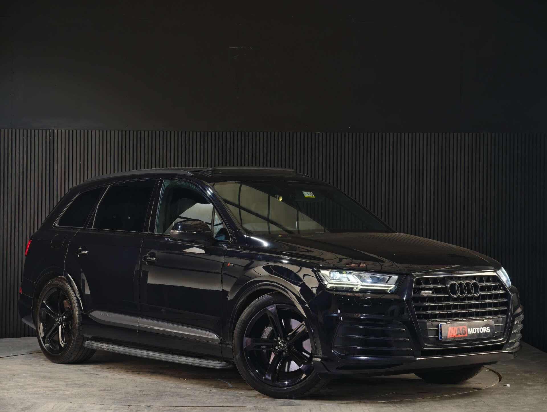 Audi Q7 view 2