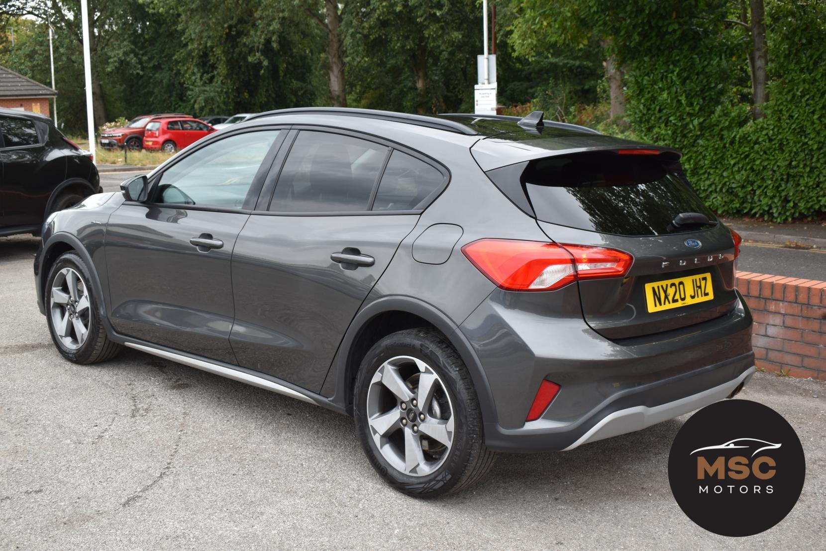 Ford Focus view 11